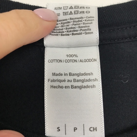 Gildan black graphic t-shirt with rhino in top hat - Picture 8 of 8